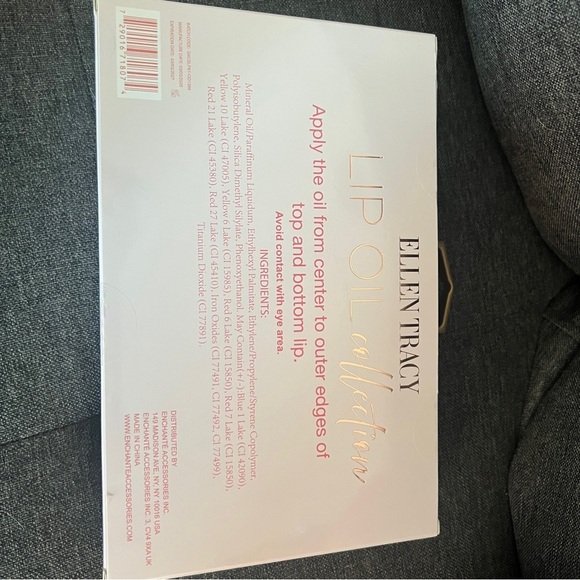 Ellen Tracy Tinted Lip Oil Collection - Red and Pink Hues - Picture 6 of 6